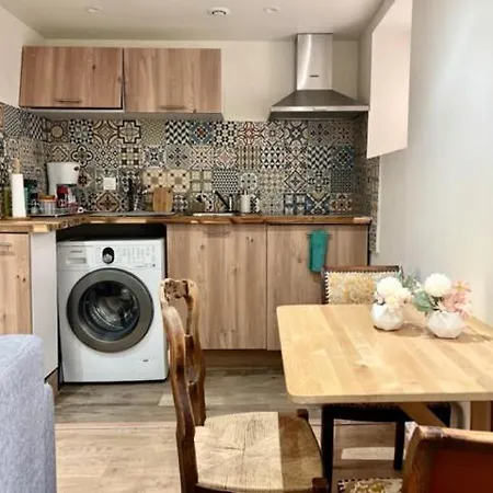 Maison Jaune * Stains