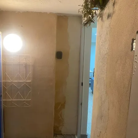 Maison Jaune Stains