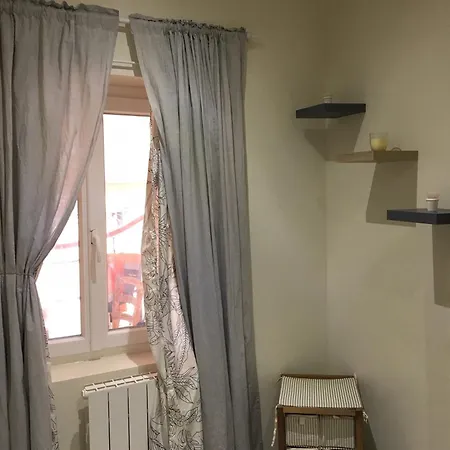 Maison Jaune Stains